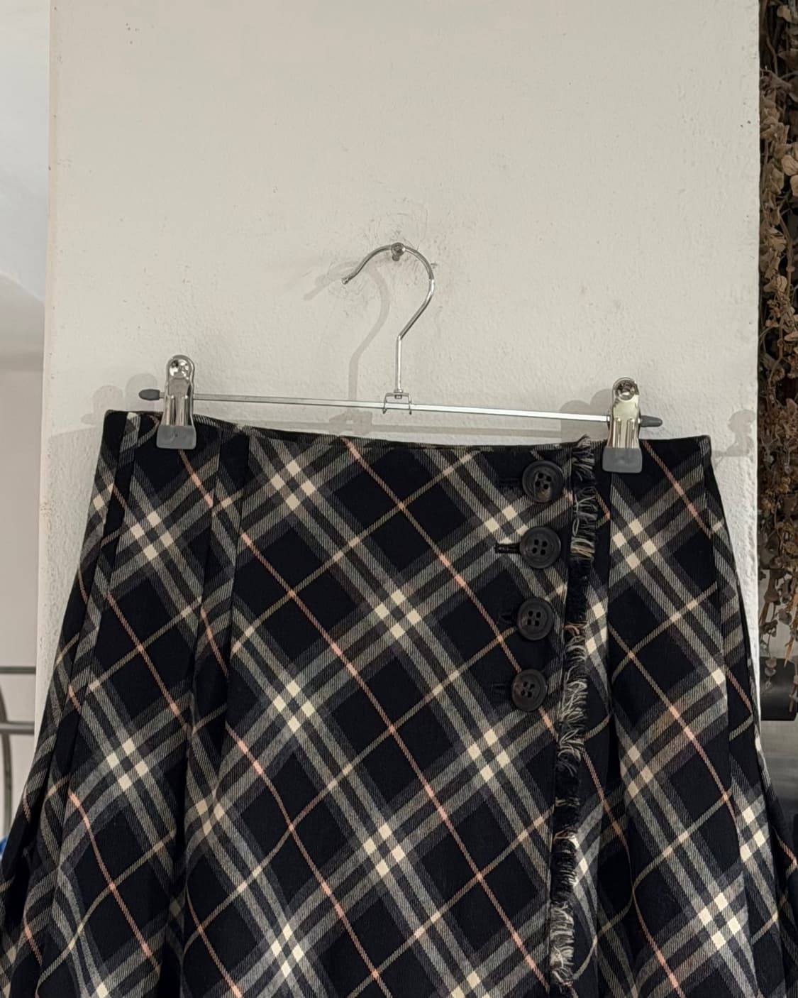 버버리 블루라벨 블랙 노바체크 미디 스커트 상품이미지2