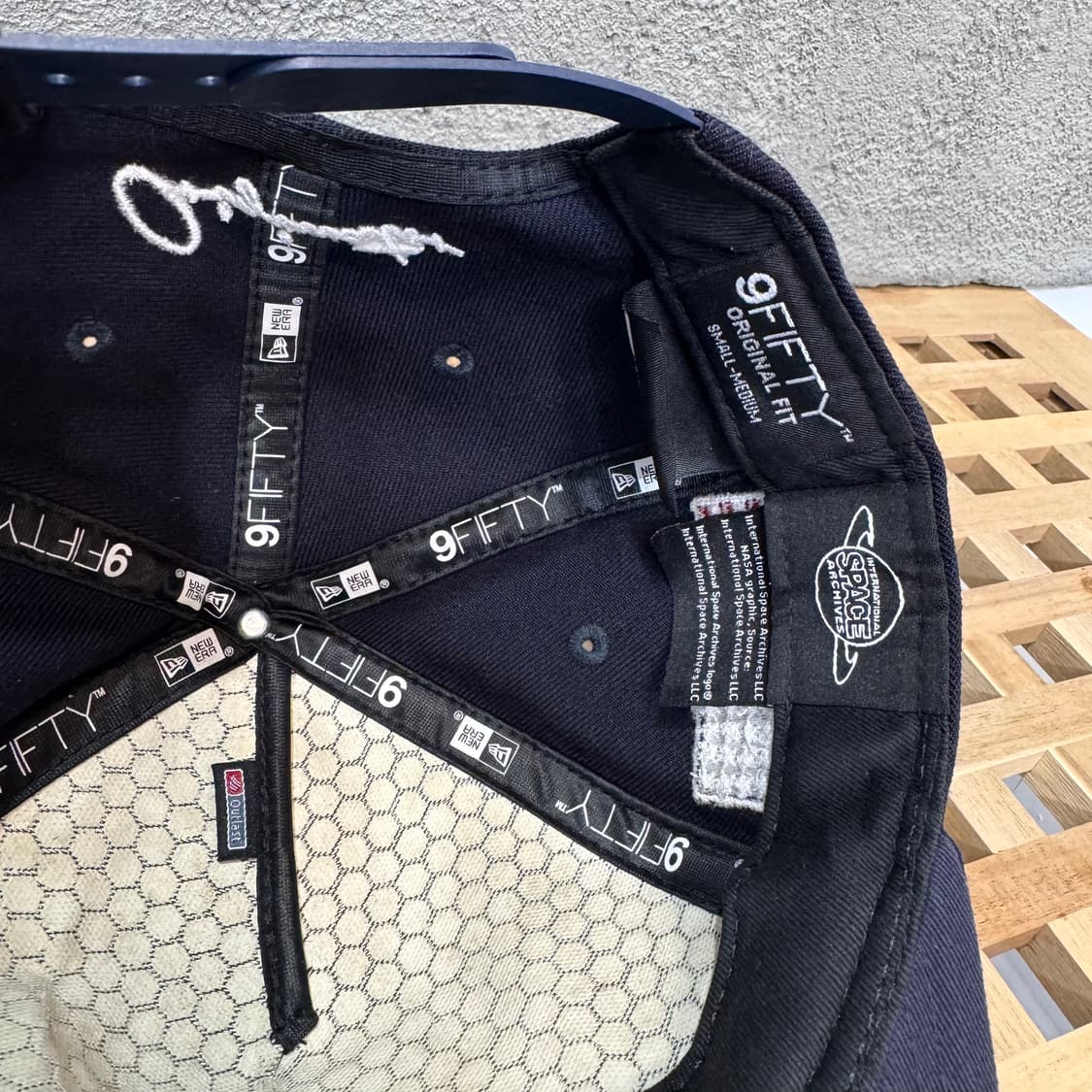 뉴에라 x ISA 홀로그램 9fifty 캡 상품이미지7