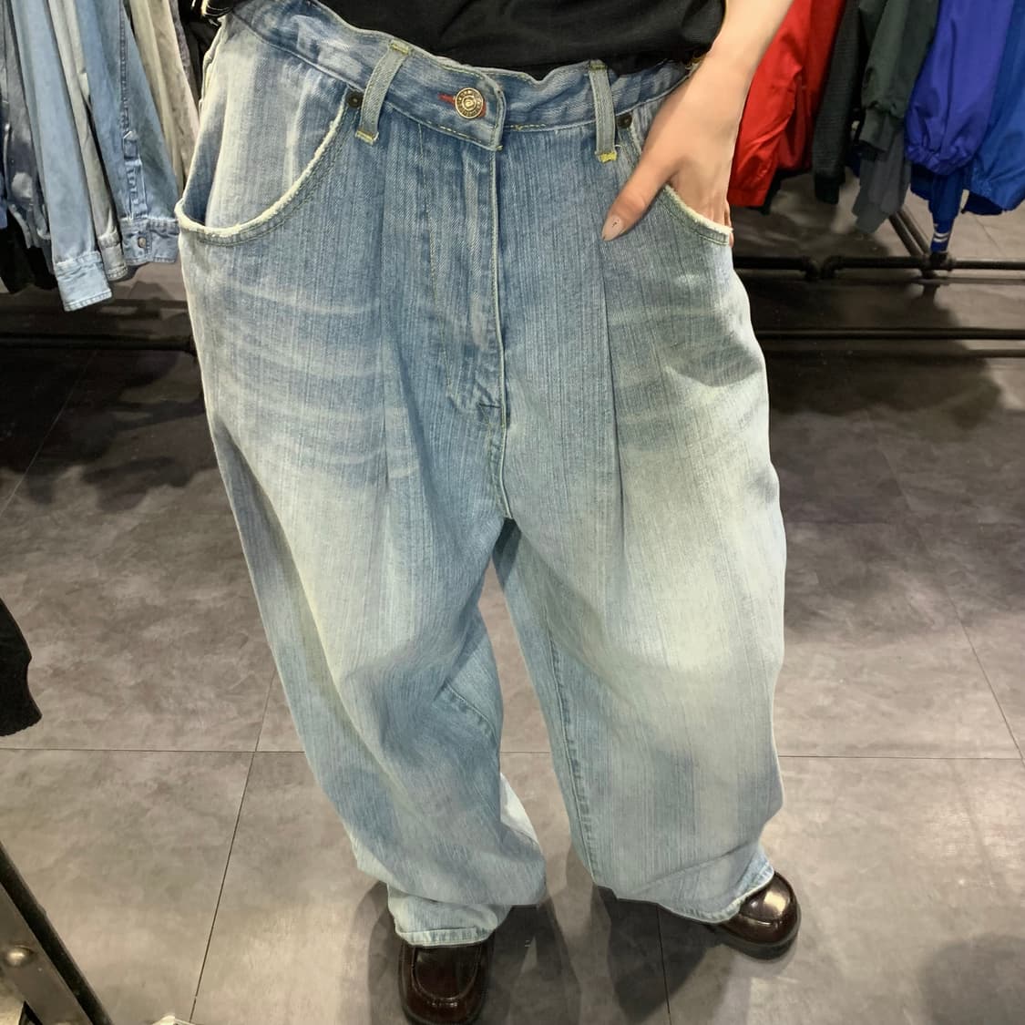 [IM] Gilyard 백 레터링 힙합 데님 팬츠 연청 상품이미지5