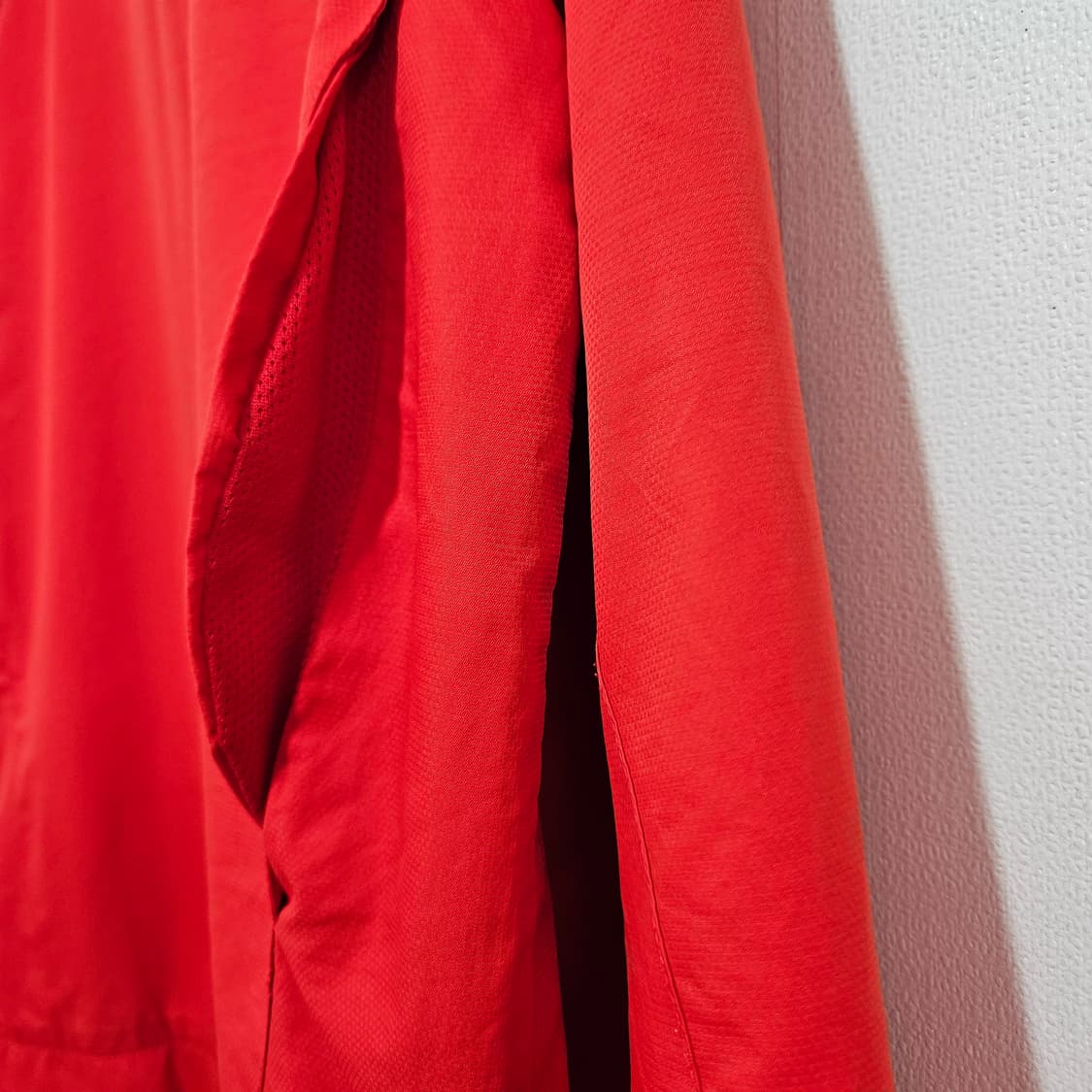 나이키 바람막이 레드 100 상품이미지3