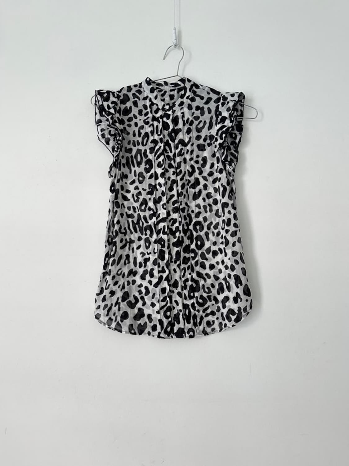 Leopard ruffle blouse / black & white 상품이미지4