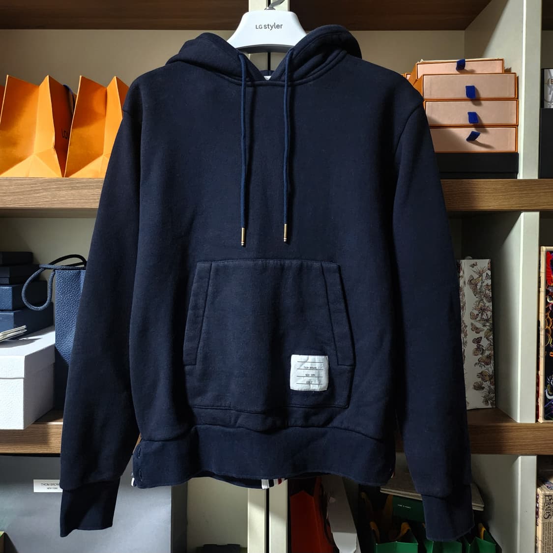 톰브라운 백삼선 후드티 2사이즈 네이비 상품이미지2