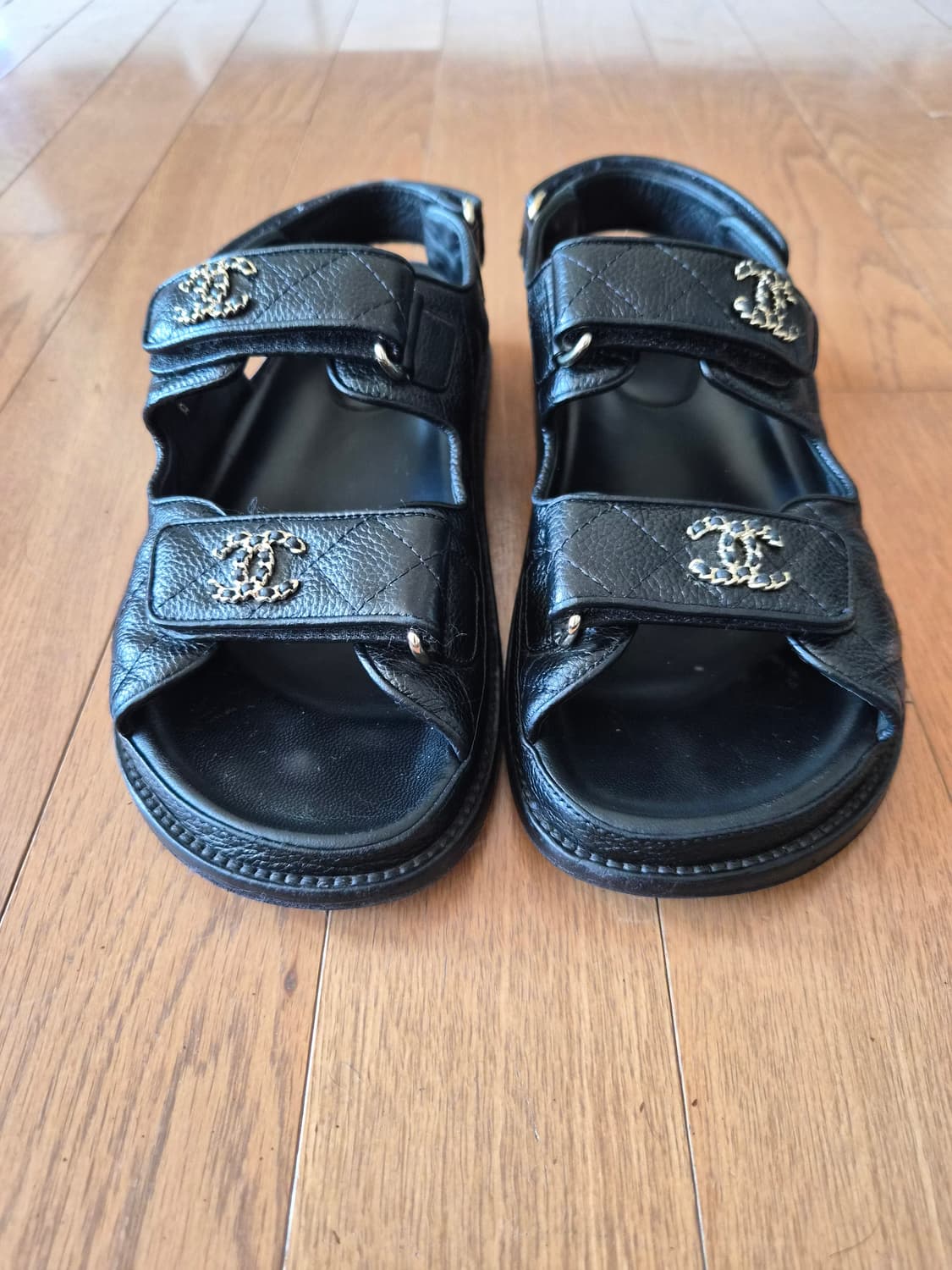 (정품) 샤넬 벨크로 샌들 캐비어 38 (명품 여자 신발 슬리퍼 뮬 스니 상품이미지3