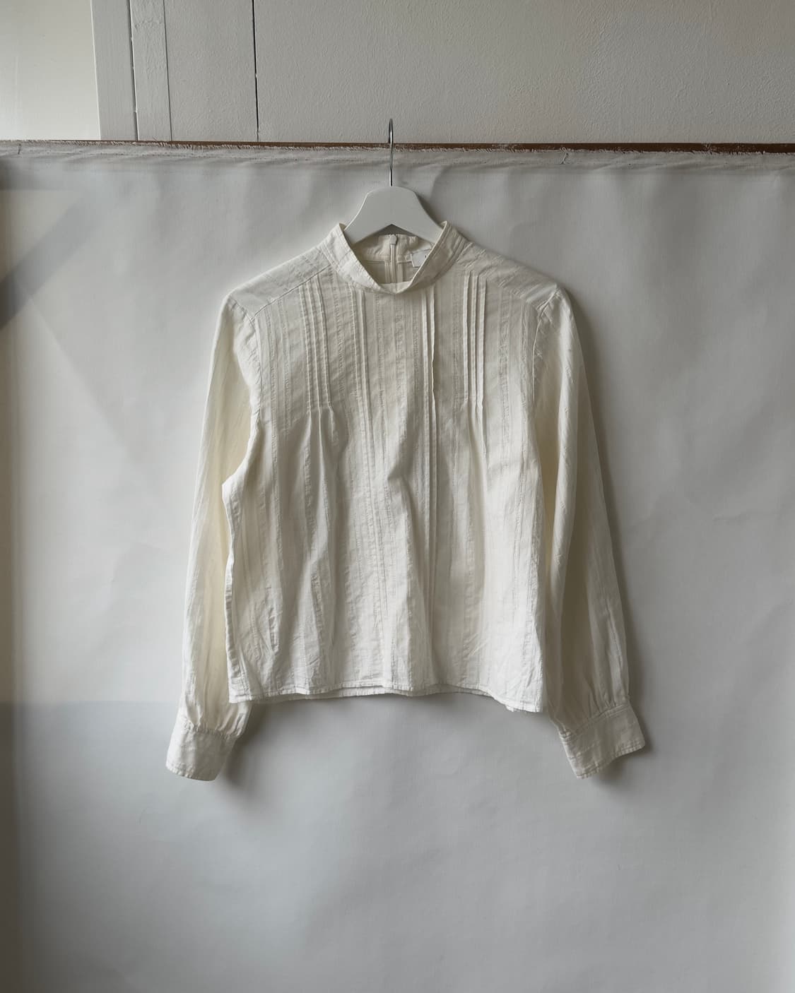 [KUHO plus] Ivory Pintuck Collar Blouse 상품이미지1