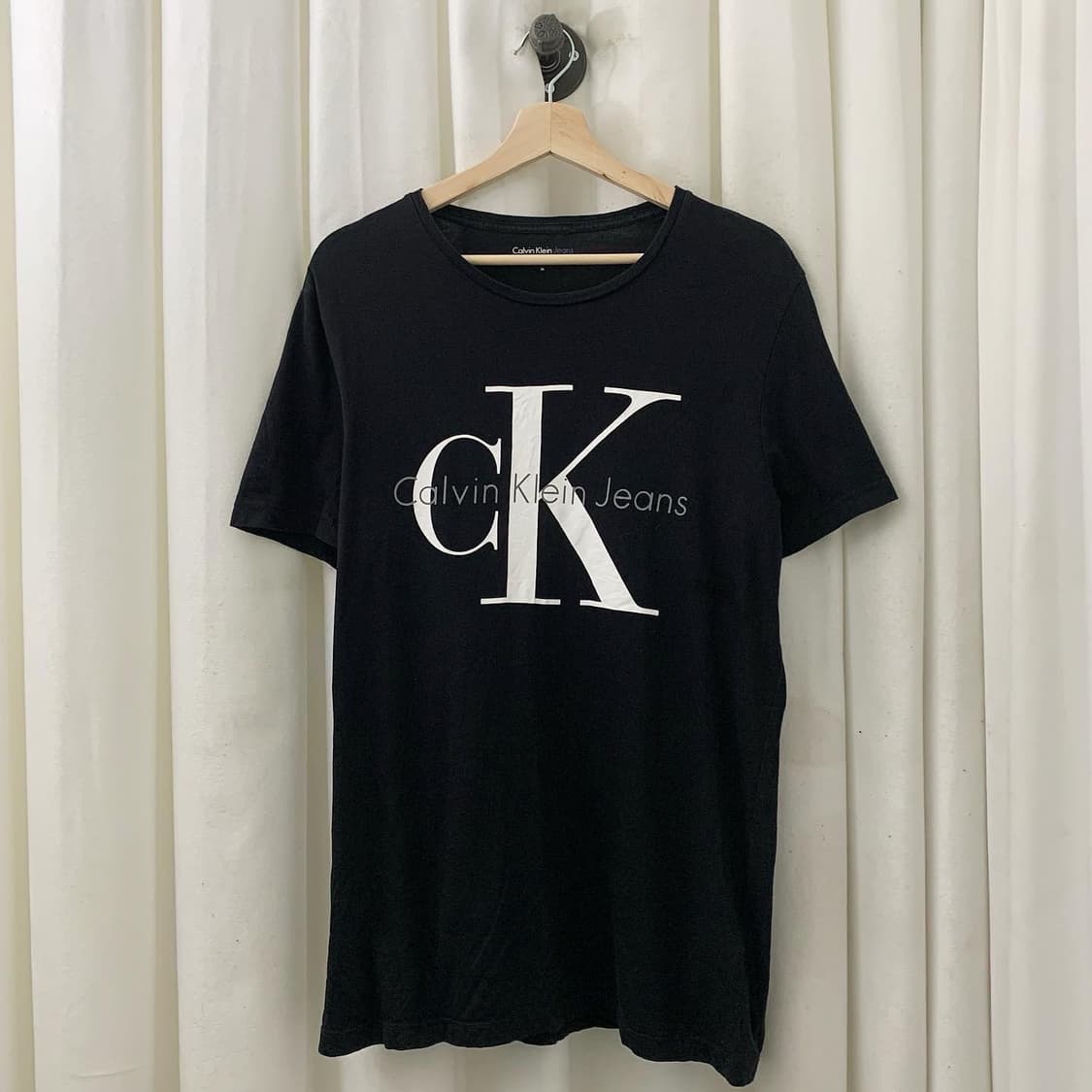 캘빈클라인 진스 블랙 빅로고 프린팅 하프 티셔츠 상품이미지1