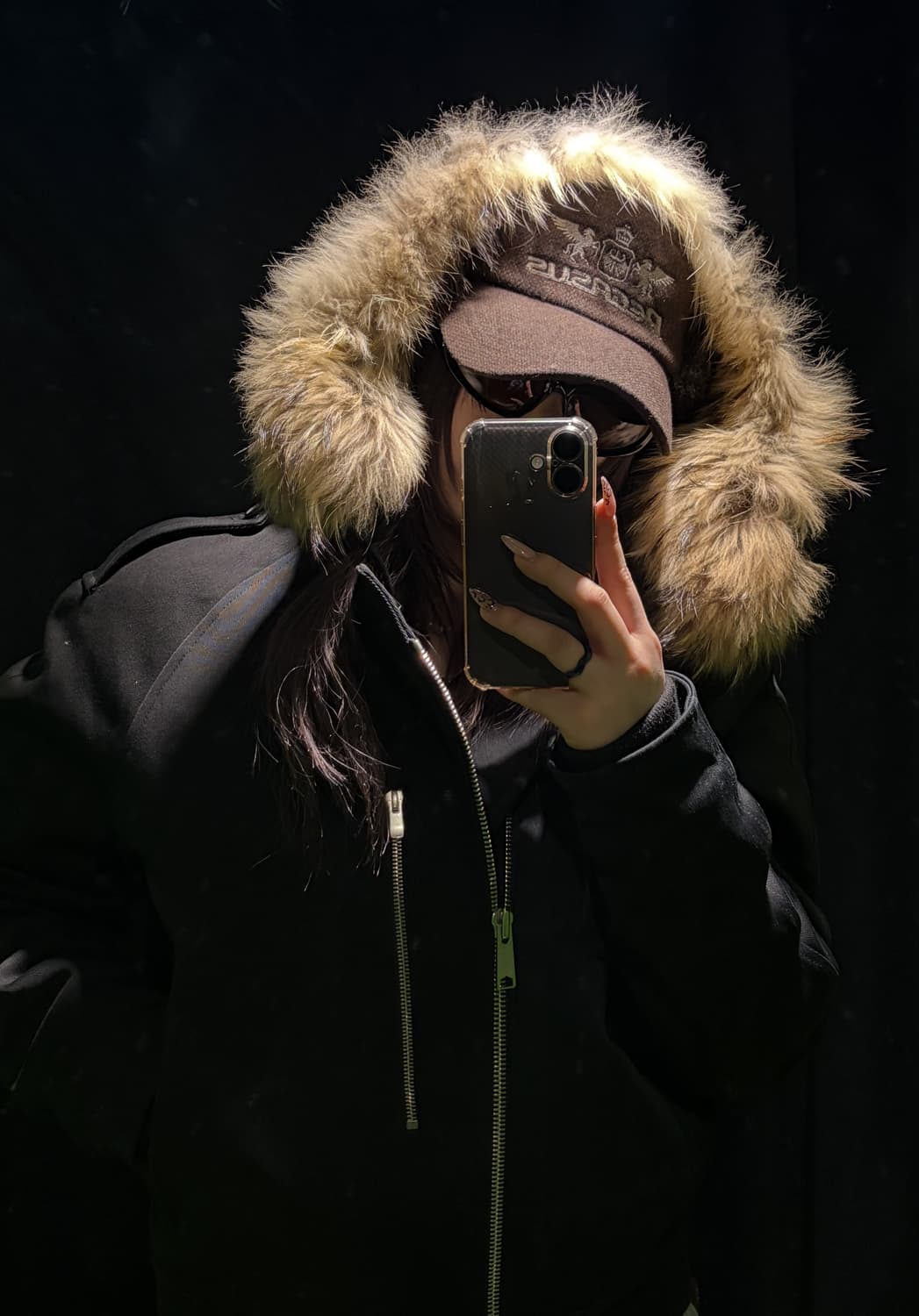 산드로 블랙 퍼 후드 패딩 상품이미지8