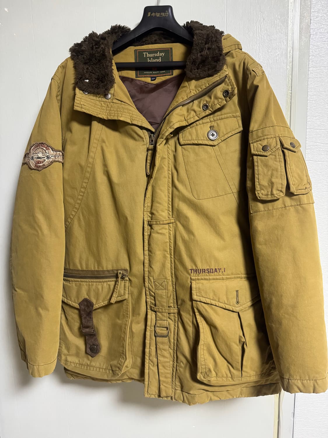 써스데이아일랜드 남성 카키색 덕다운 점퍼 100 상품이미지1