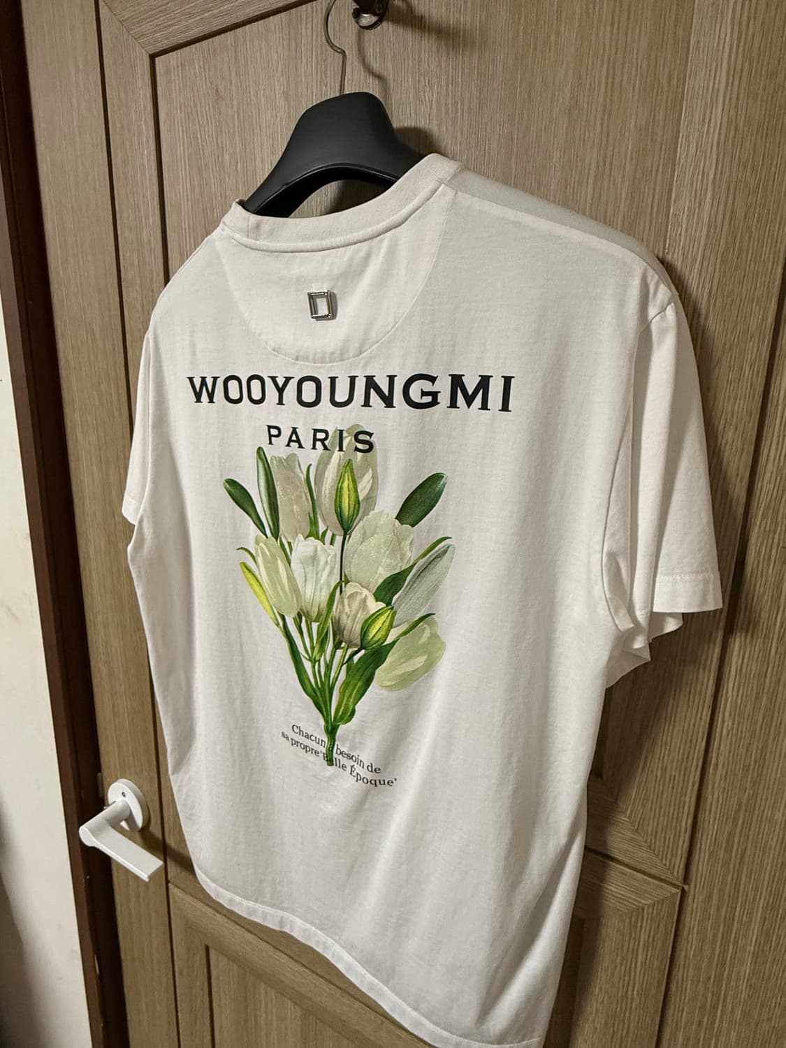 우영미 백로고 플라워 반팔 화이트 상품이미지2