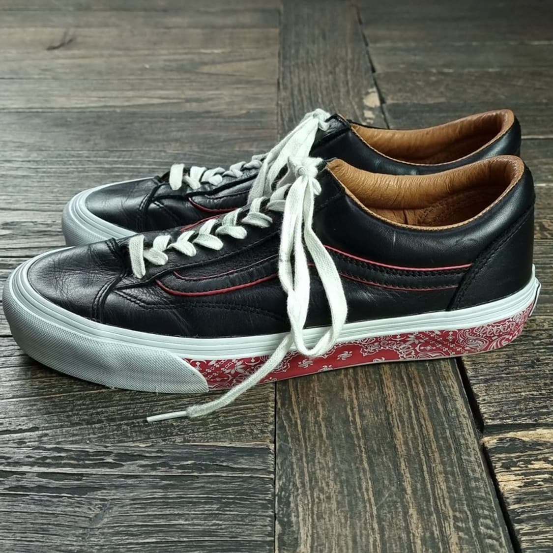 [반스] 볼트 울트라 쿠시 레더 올드스쿨 스니커즈 M20091 상품이미지4