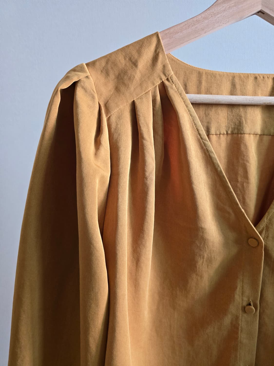 Spick & Span Mustard V-neck ButtonBlouse 상품이미지3