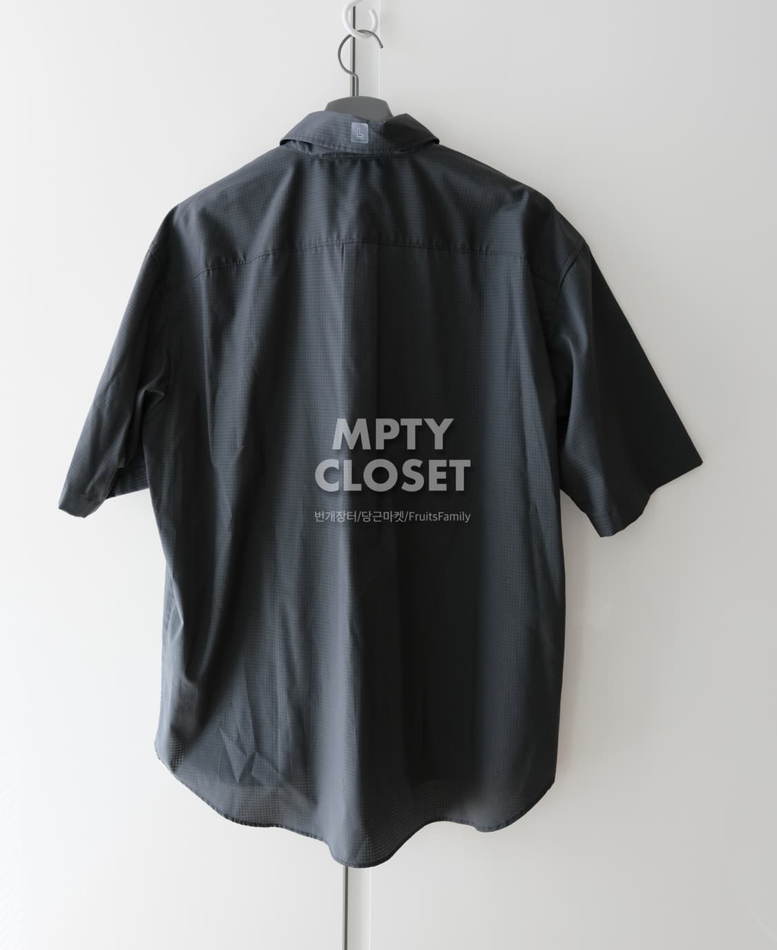 [L] 유니클로 U 오버사이즈 반팔셔츠 다크그레이 상품이미지3