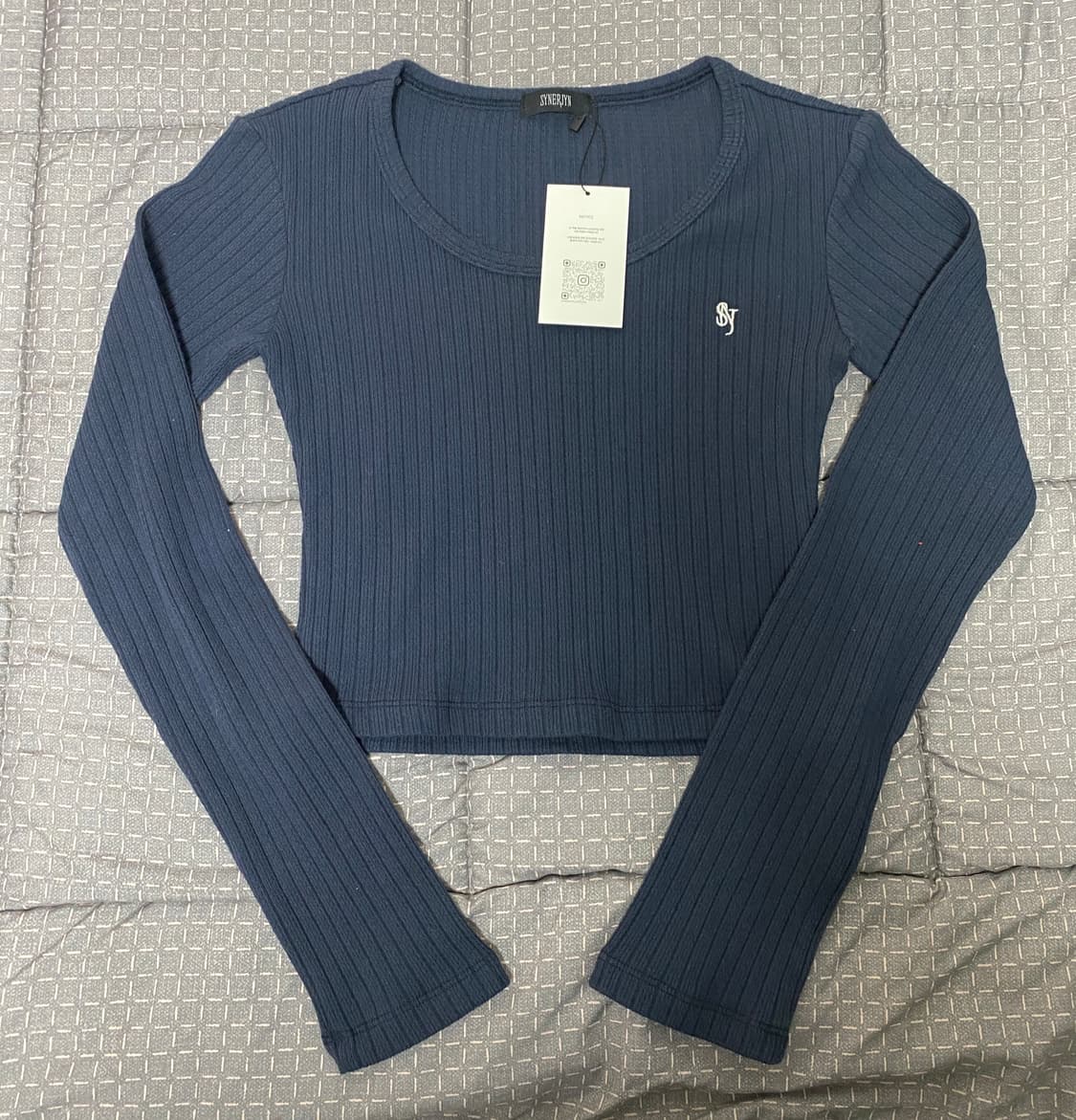 시너진 WOOD RIB LONG SLEEVE NAVY 상품이미지1
