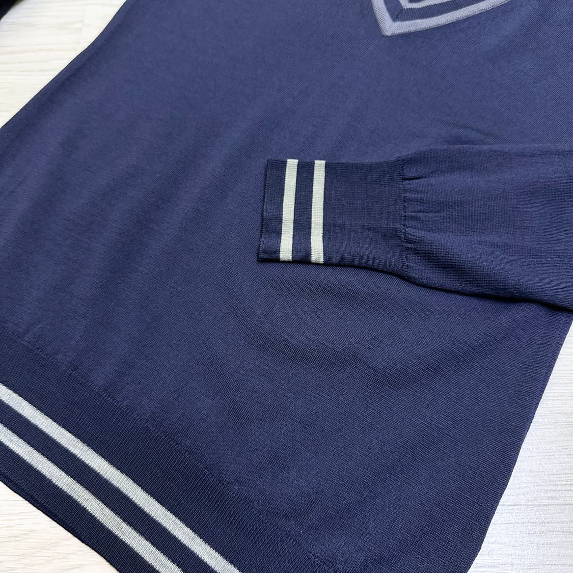 존스메들리 뉴질랜드 메리노울 브이넥니트 상품이미지4