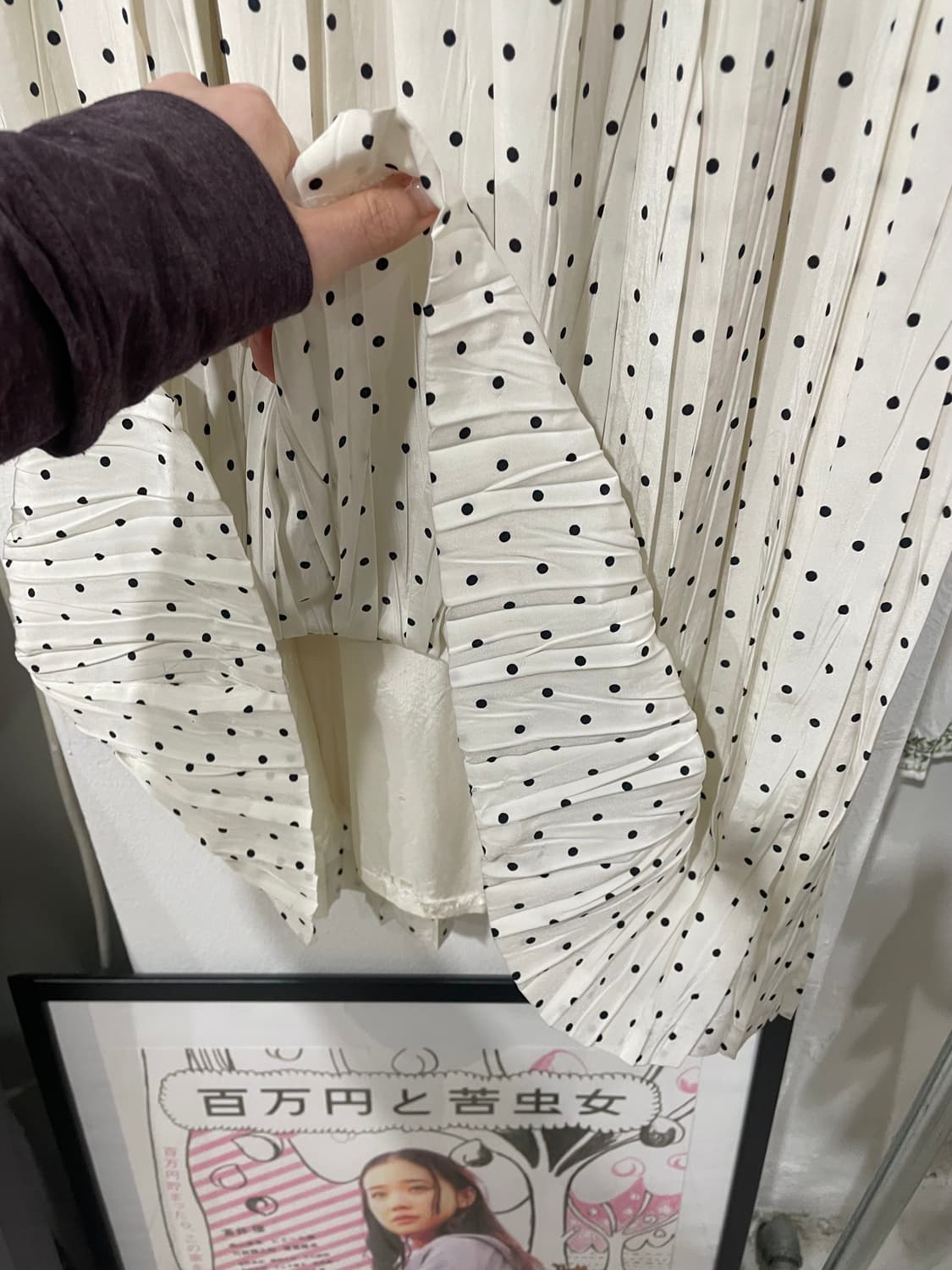 도트 플리츠 미디 스커트 상품이미지9