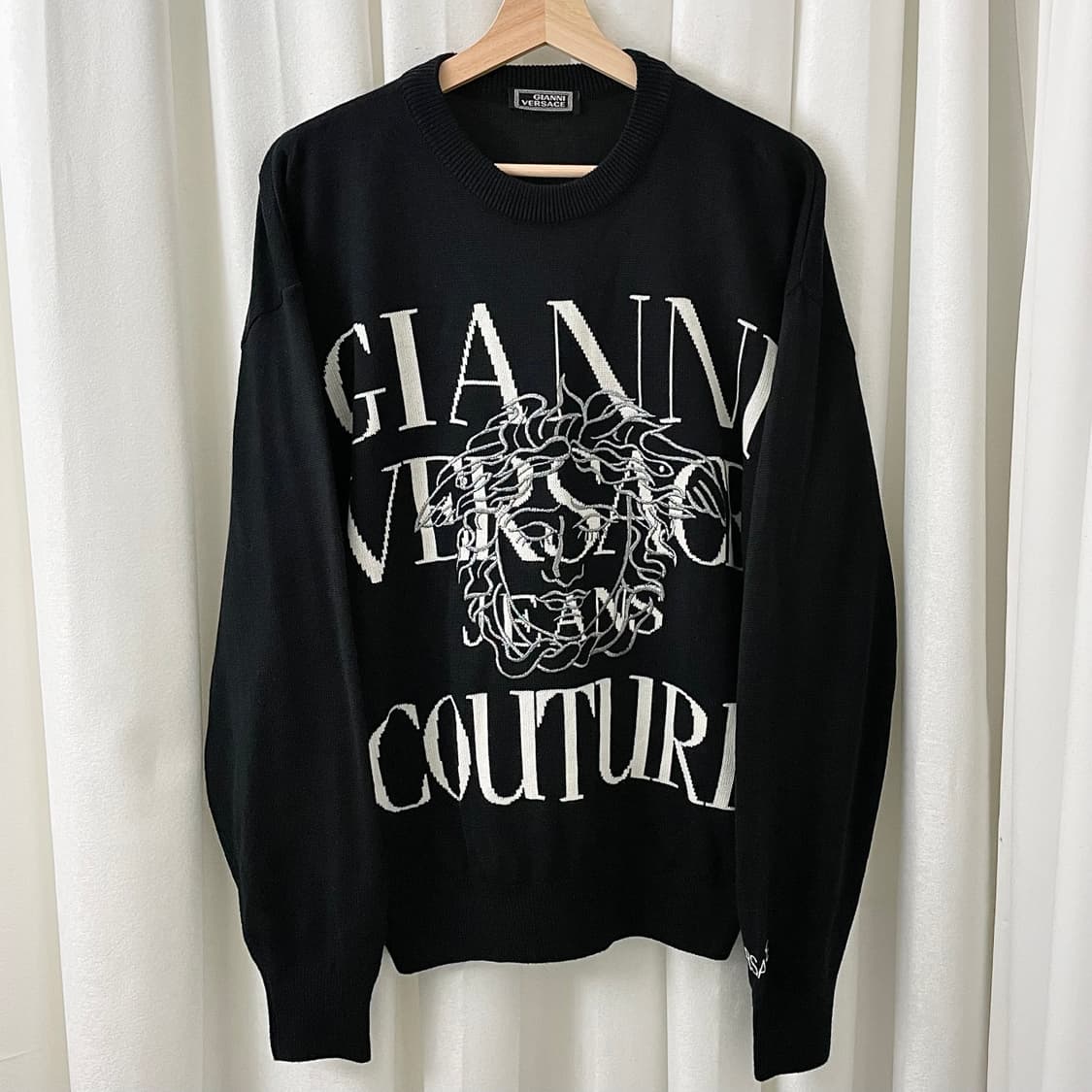 지아이니 베르사체 블랙 메두사 빅로고 니트 상품이미지2