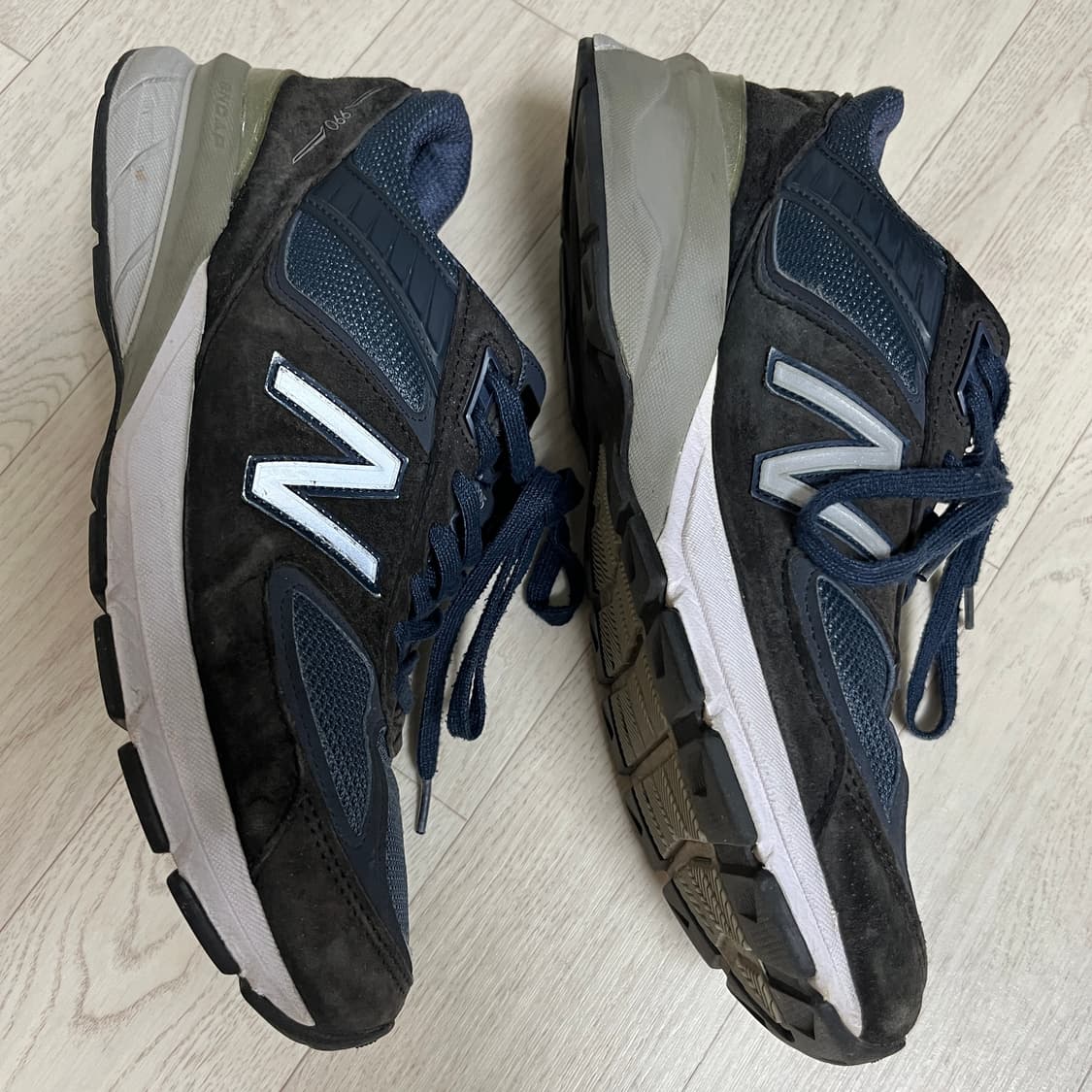 [280]뉴발란스 990 v5 네이비 상품이미지4