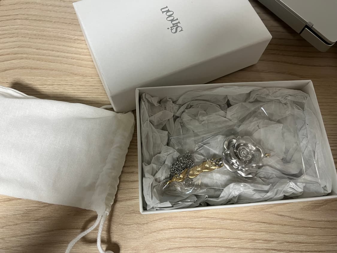 시눈 Braided Rose Necklace (Silver Gold) 상품이미지1