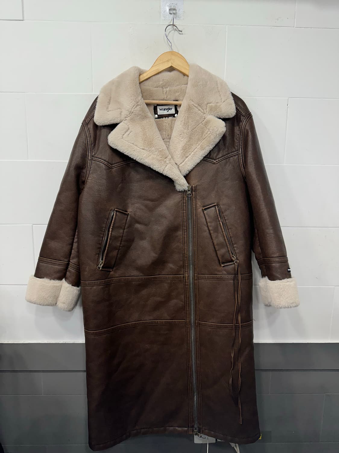 랭글러 우먼즈 하이넥 롱 무스탕 상품이미지1