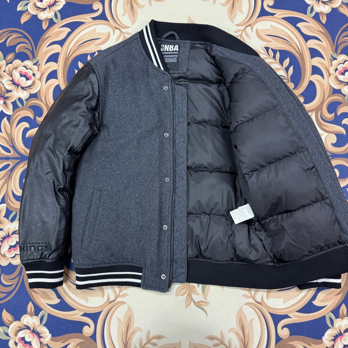 (L)NBA 세크라 멘토 킹즈 다운 울 바시티 자켓 상품이미지3