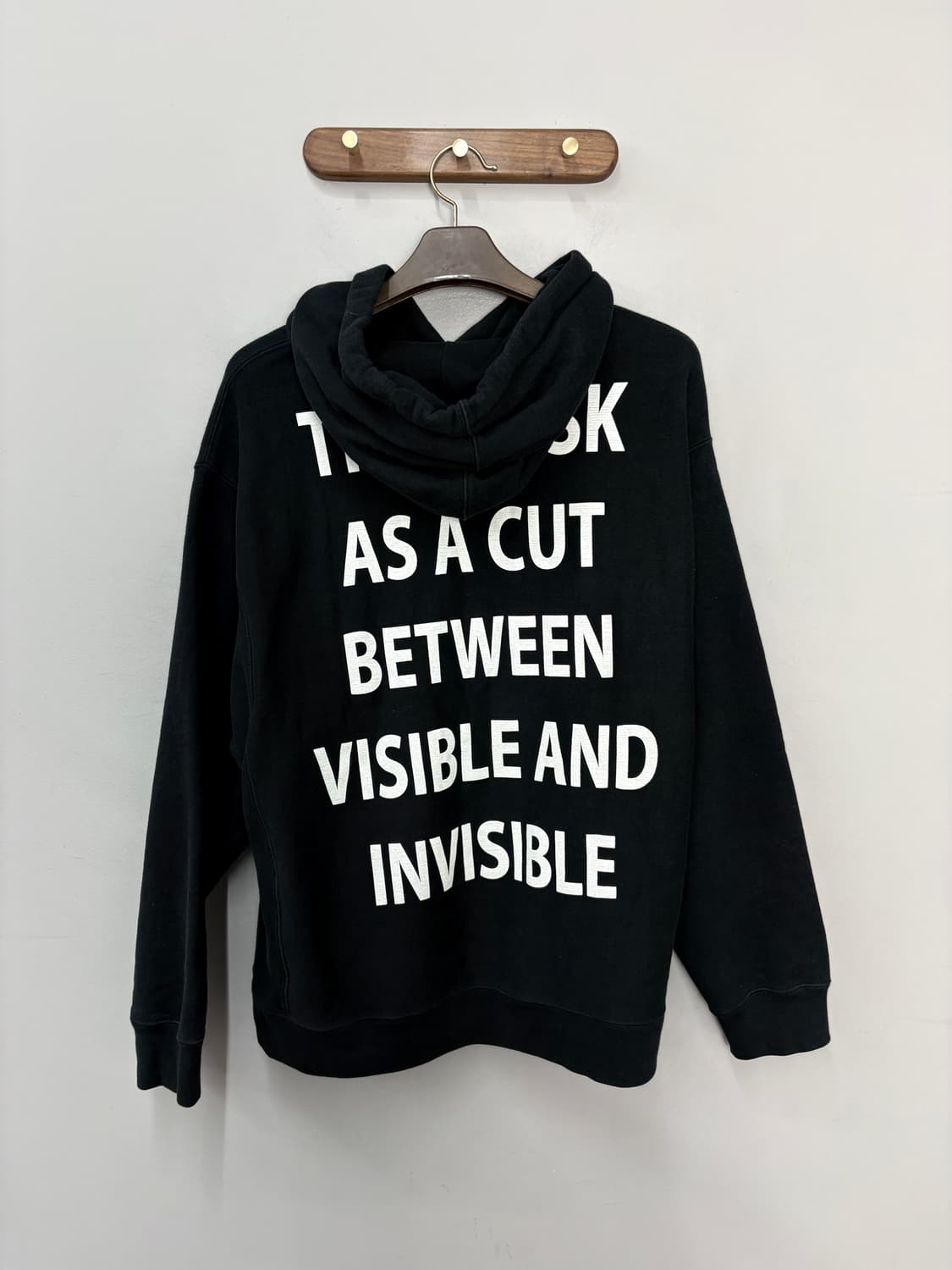 구찌 블랙 매니페스토 오버핏 후드 스웻셔츠 상품이미지4