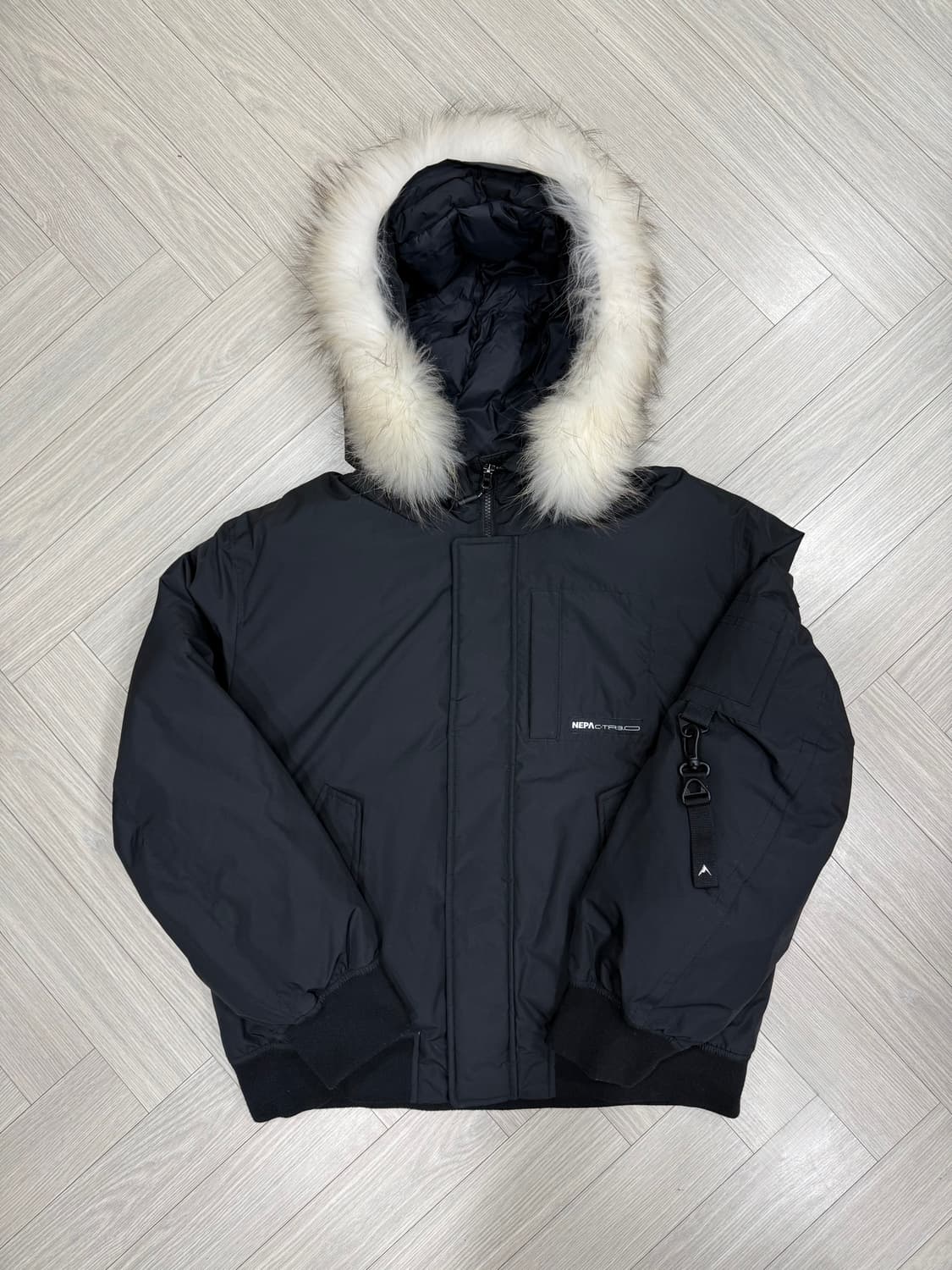 네파 공용 보머 다운 자켓 7HF2068 상품이미지1