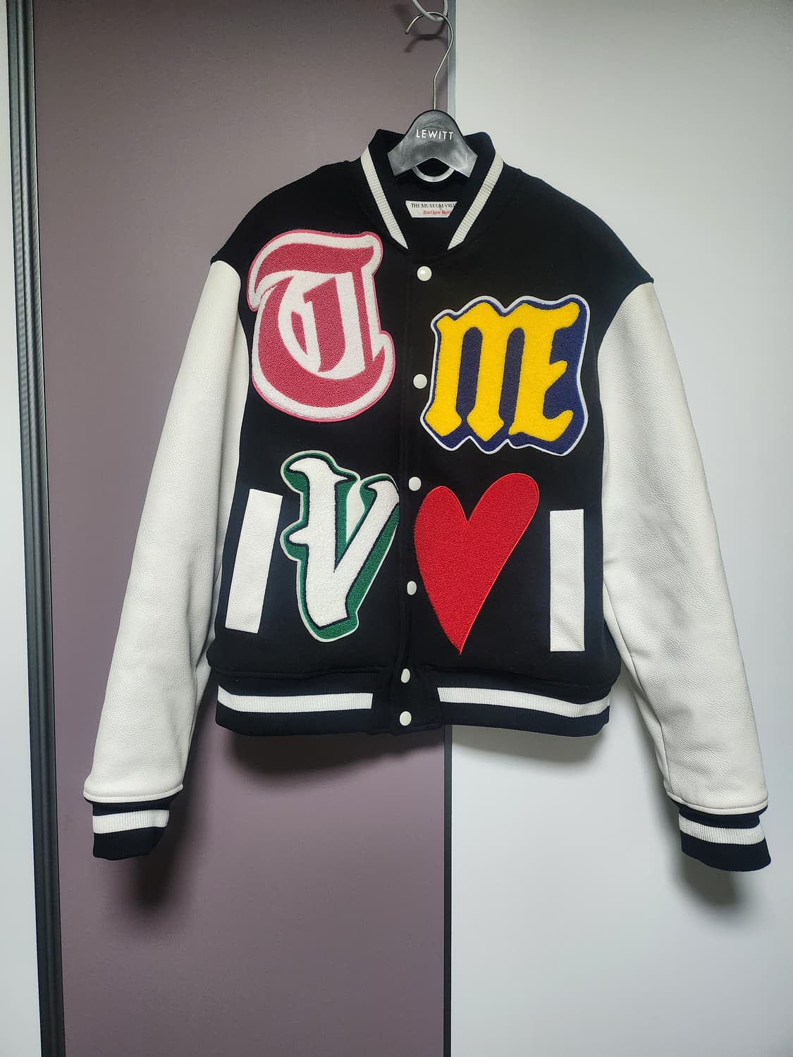 더뮤지엄비지터 바시티 자켓 상품이미지3