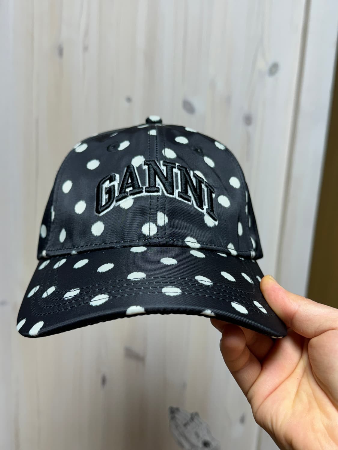 GANNI 도트 볼캡 상품이미지1