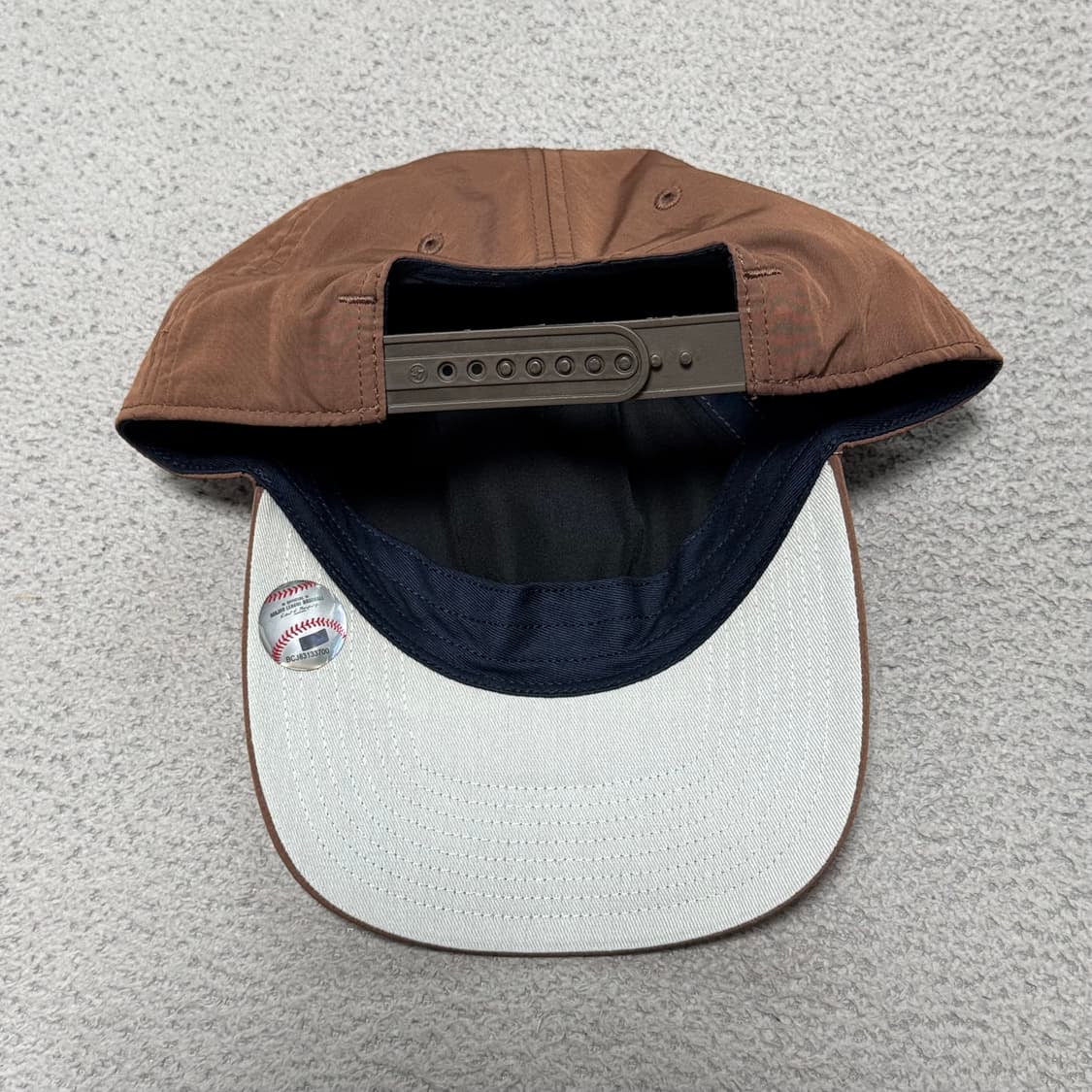 Kith 47 뉴욕 양키스 나일론 브라운 볼캡 상품이미지3
