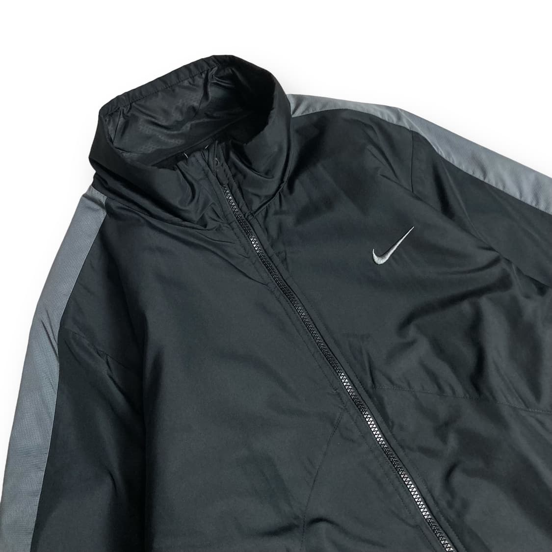 나이키 스우시 디테일 블랙 봄버자켓 상품이미지2