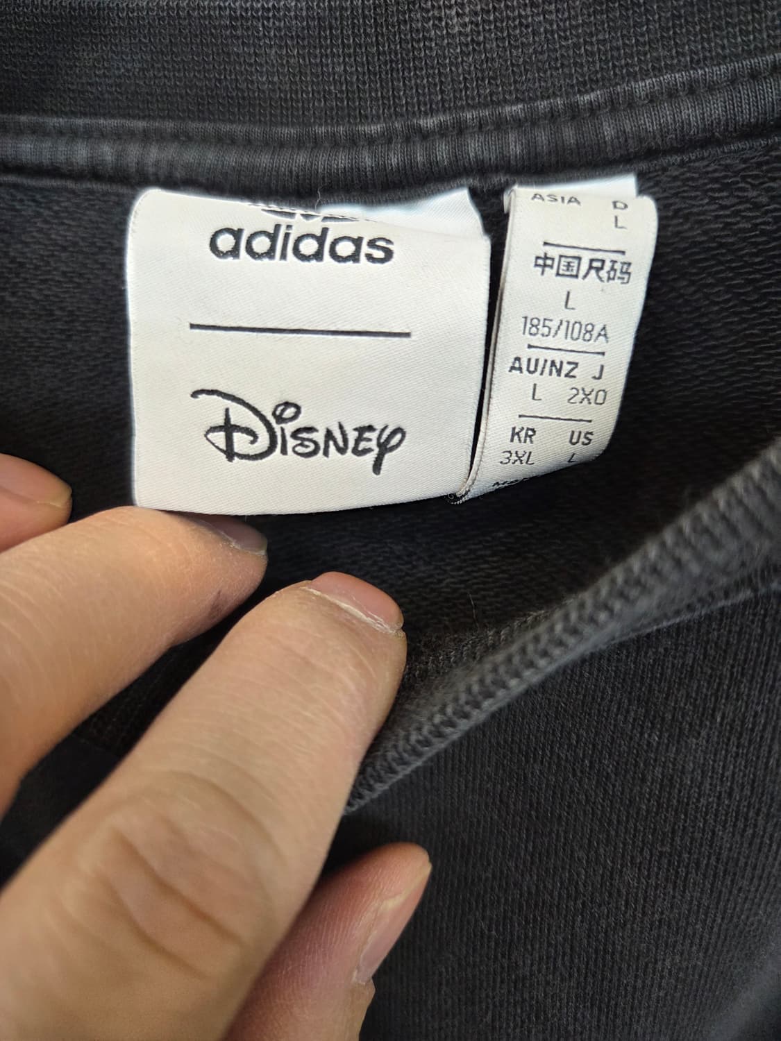 아디다스 디즈니 콜라보 구피 멀티자수로고 맨투맨 xl 상품이미지3