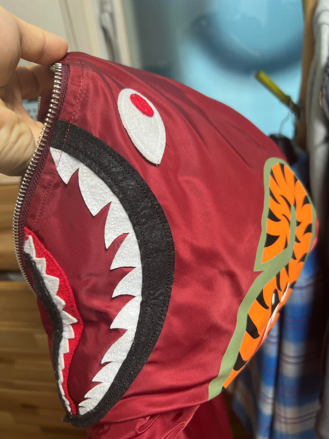 Bape 샤크 레드 padded 봄버 자켓 상품이미지3