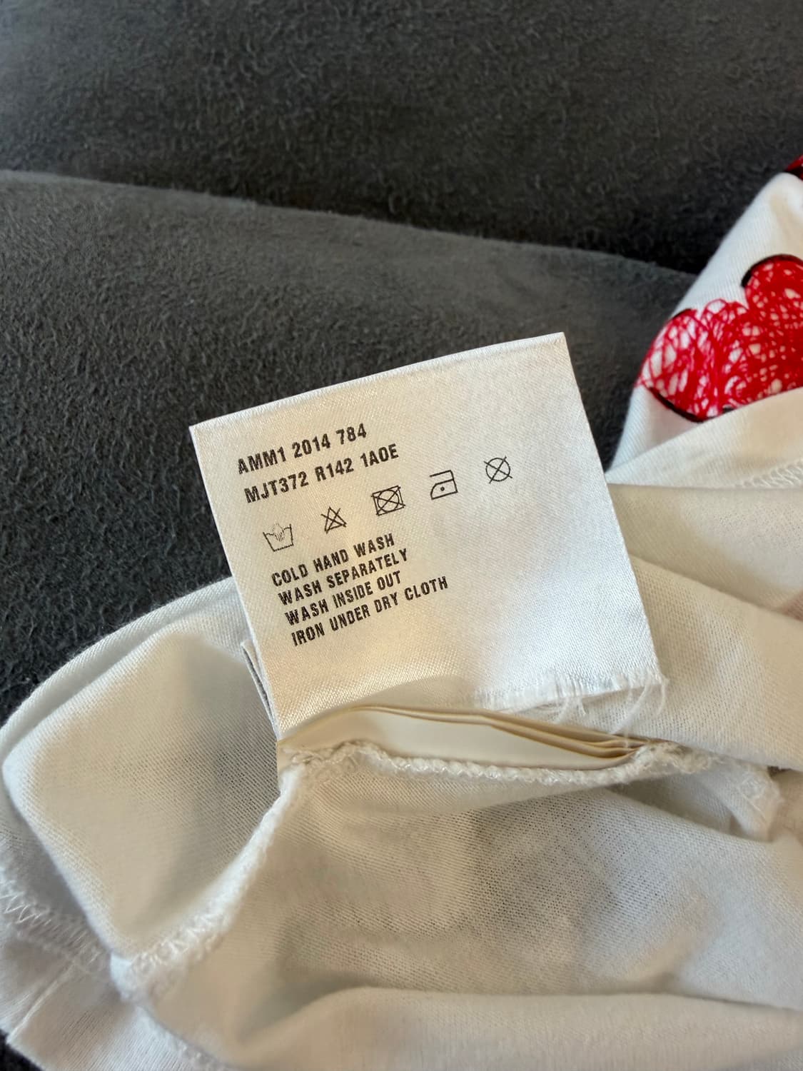 미우미우 14SS 벨벳 하트 슬리브리스 상품이미지10