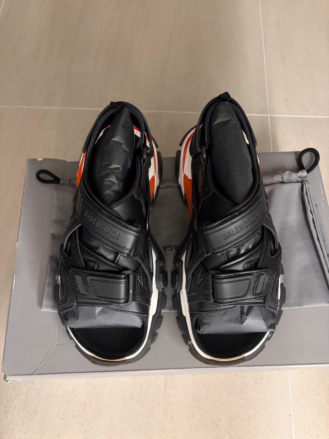 발렌시아가 트랙 샌들  상품이미지2