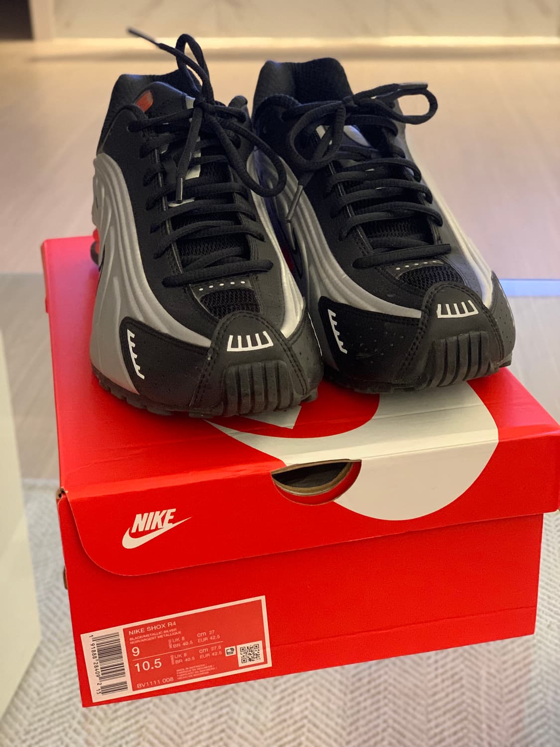 나이키 샥스 R4 블랙/실버 270mm 판매합니다./ BV1111-008 상품이미지1