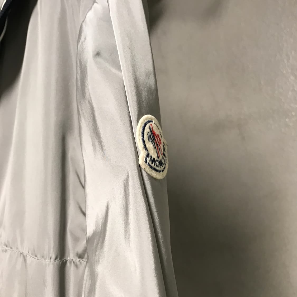 몽클레어 그레이 바람막이 4 상품이미지4