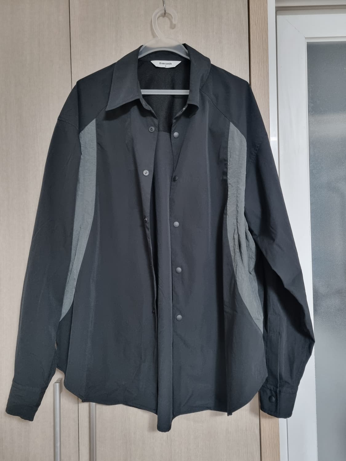 에잇세컨즈 커브드 절개 셔츠 [m] 상품이미지2