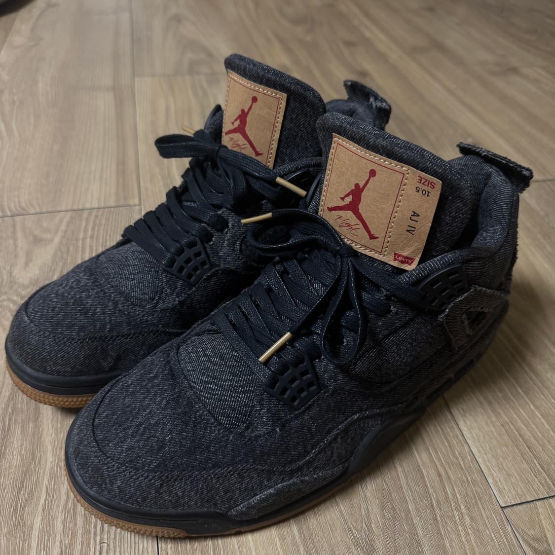 조던 4 x 리바이스 레트로 블랙 데님 (리바이스 택) 상품이미지1