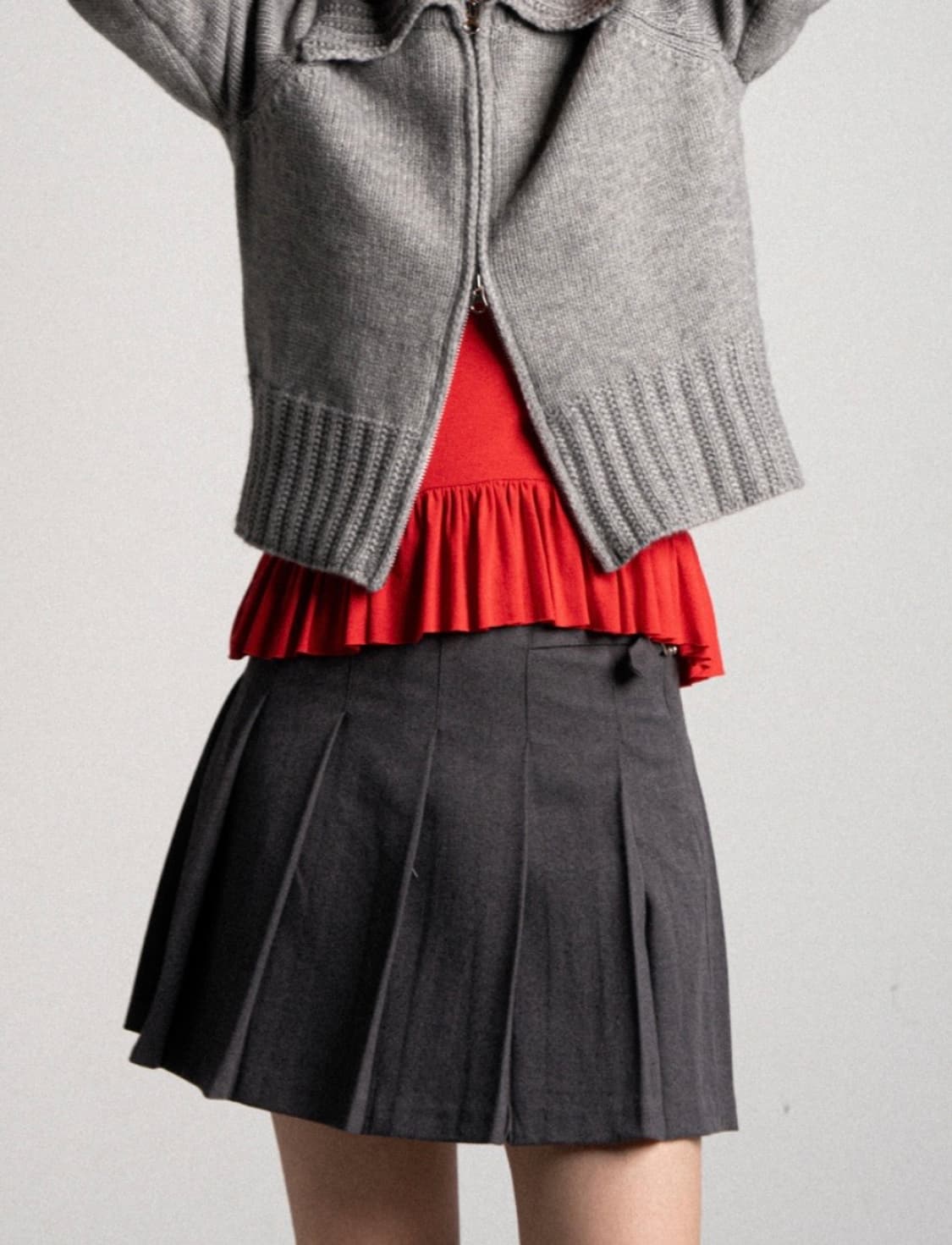 이오즈 accordion buckle skrits - charcoal 상품이미지1