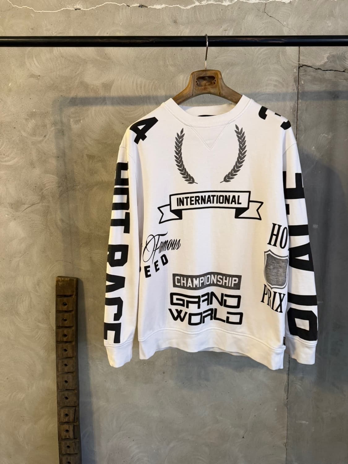 모스키노 맨투맨 100 상품이미지1