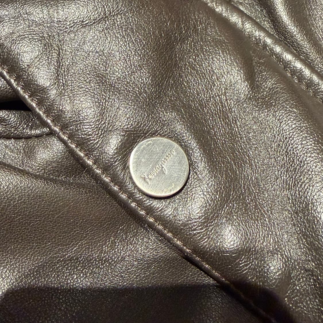 페라가모 램스킨 패디드 리버스블 코트 54 L 왁스코튼 상품이미지5