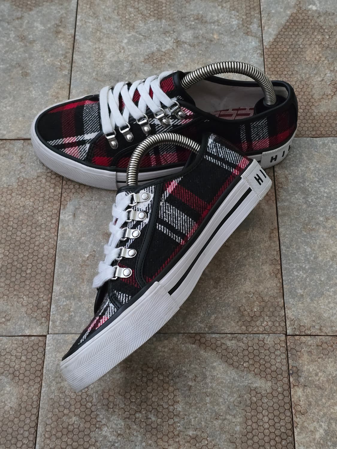 (230)타미힐피거 힐 체크 스니커즈 상품이미지6