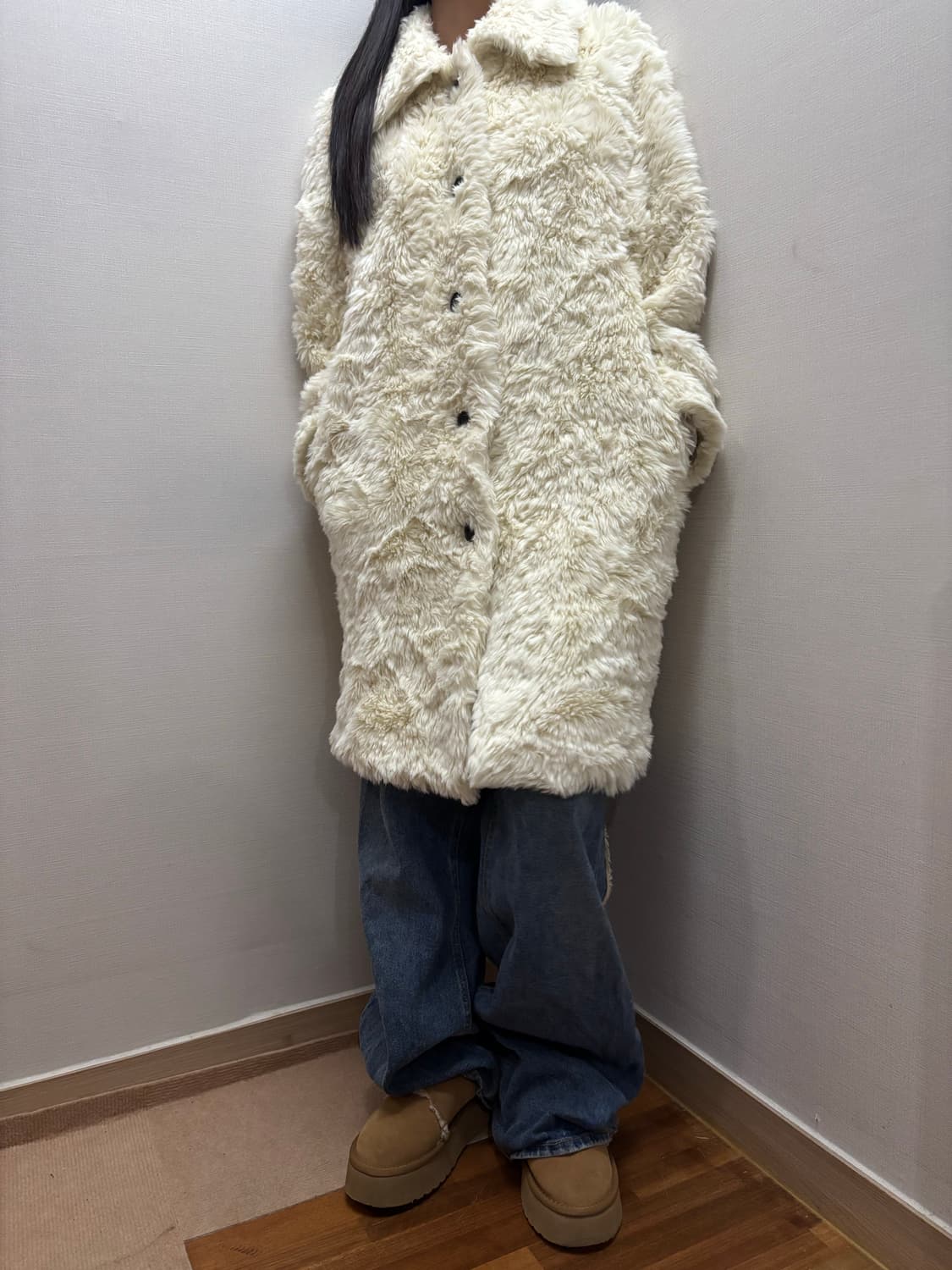 포에트서울 아이보리 롱 퍼 코트 상품이미지8