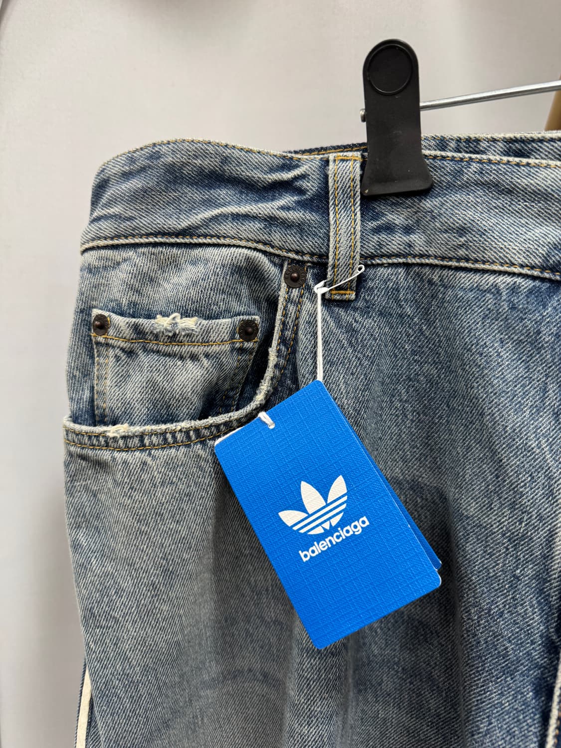 백화점판 발렌시아가 아디다스 데님팬츠 M  상품이미지3