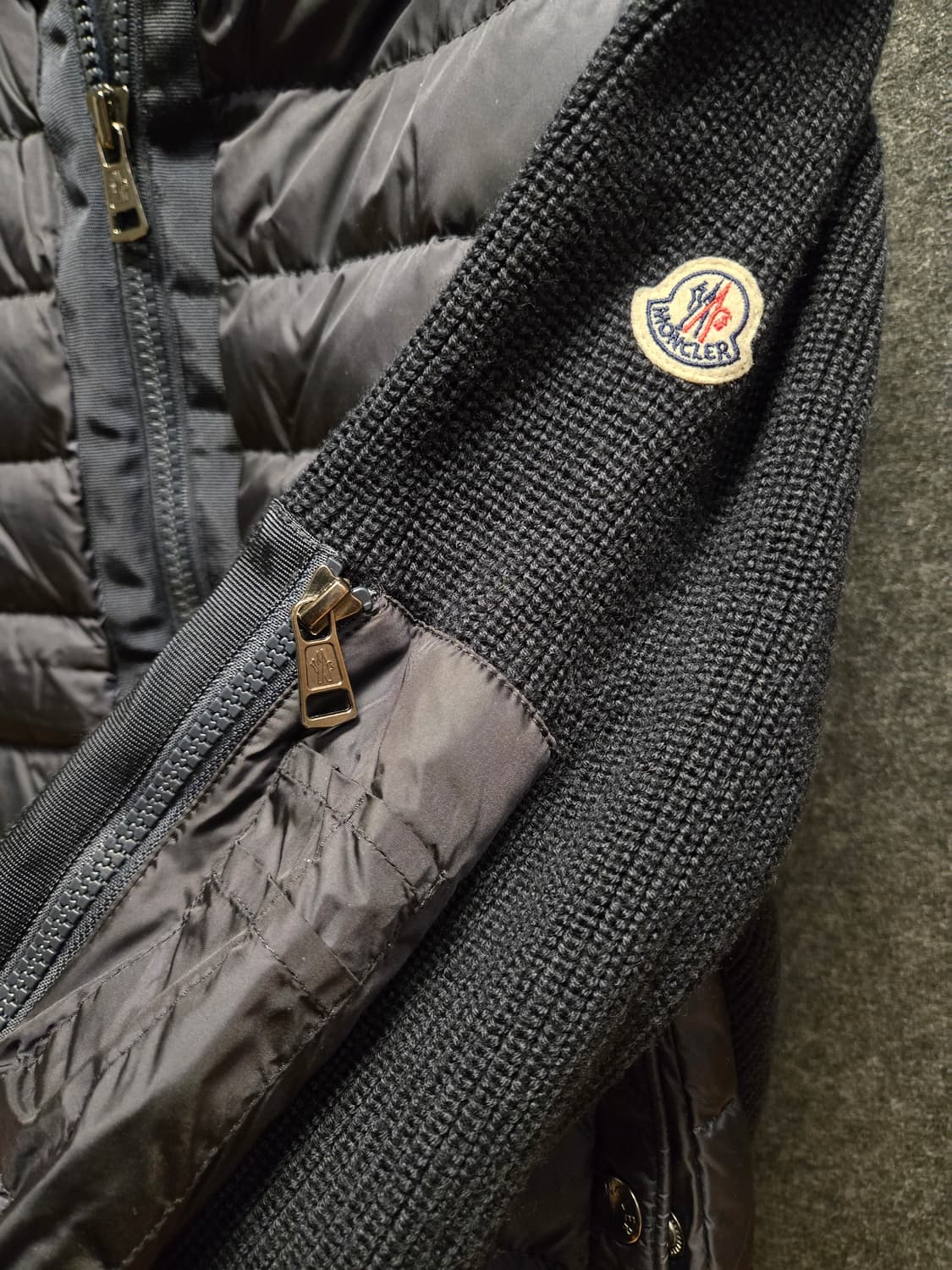 몽클레어 로고 패치 니트 후드 패딩 상품이미지2