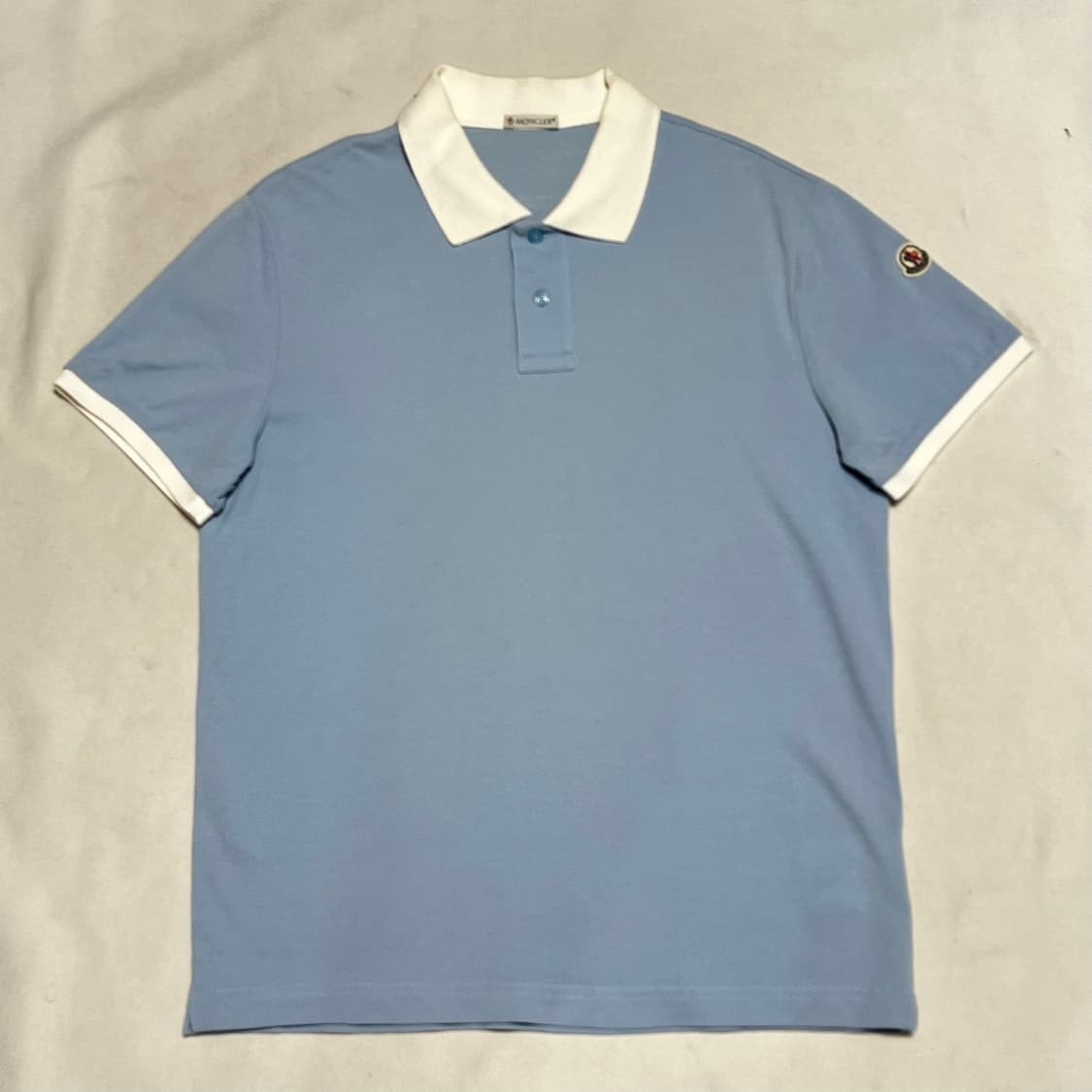 M 몽클레어 로고 와펜 카라 티셔츠 상품이미지2