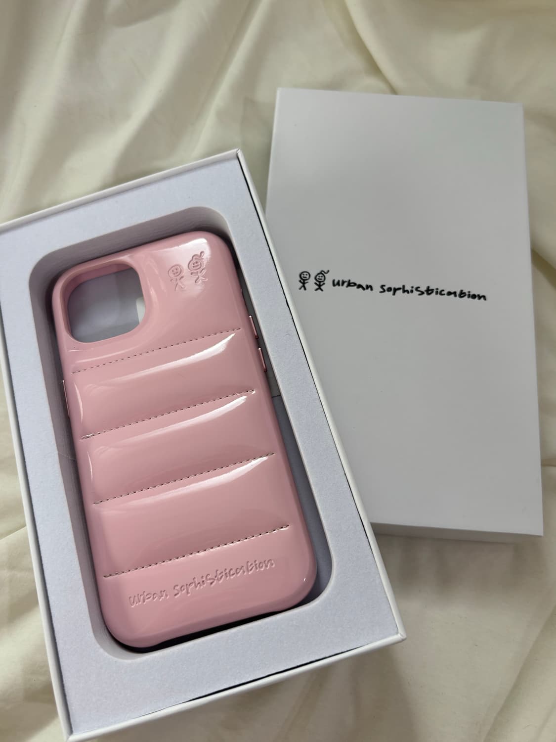 어반소피스티케이션 핑크글로스 아이폰15 상품이미지1