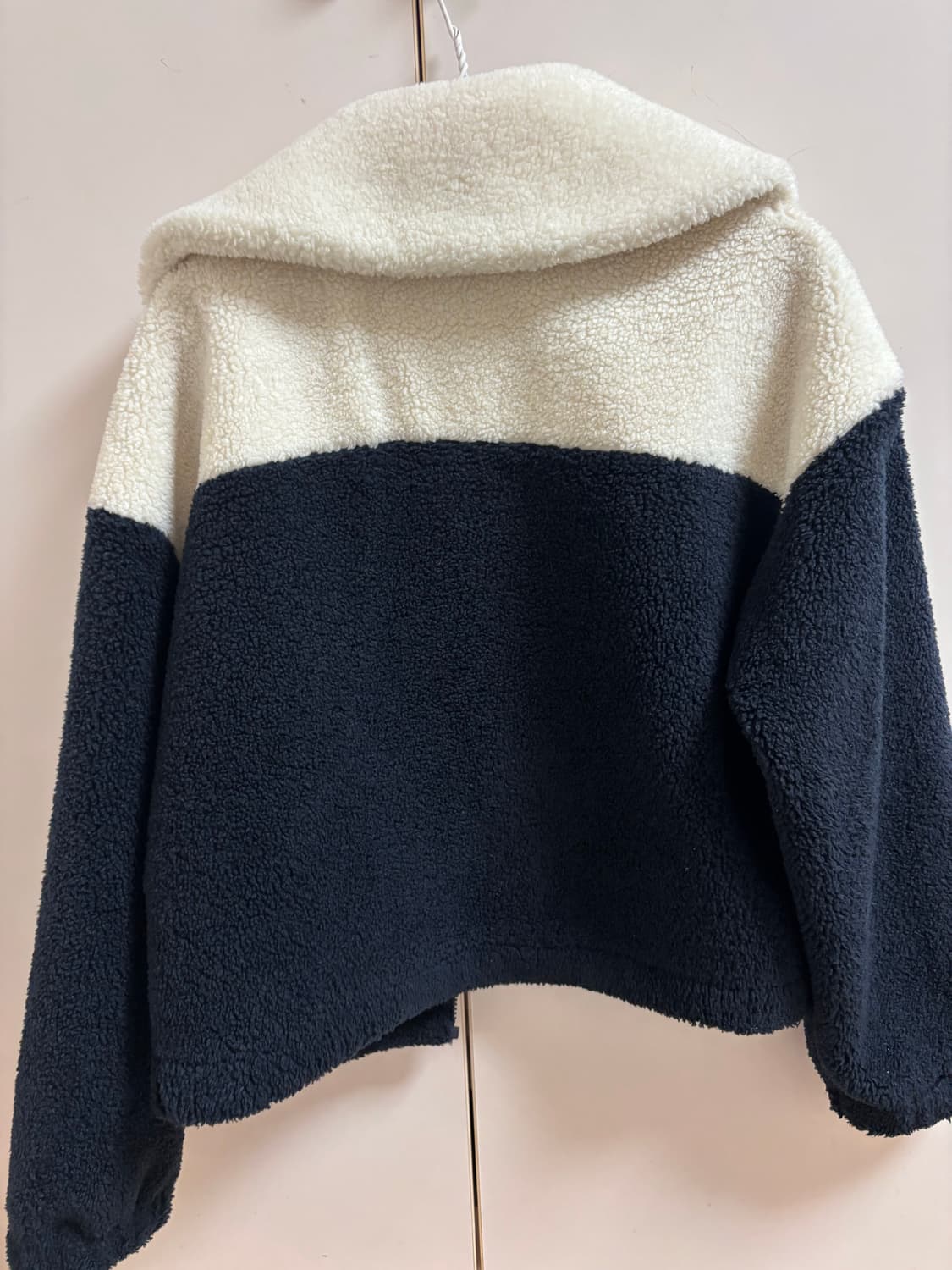 수지 게스 뽀글이 네이비 상품이미지8