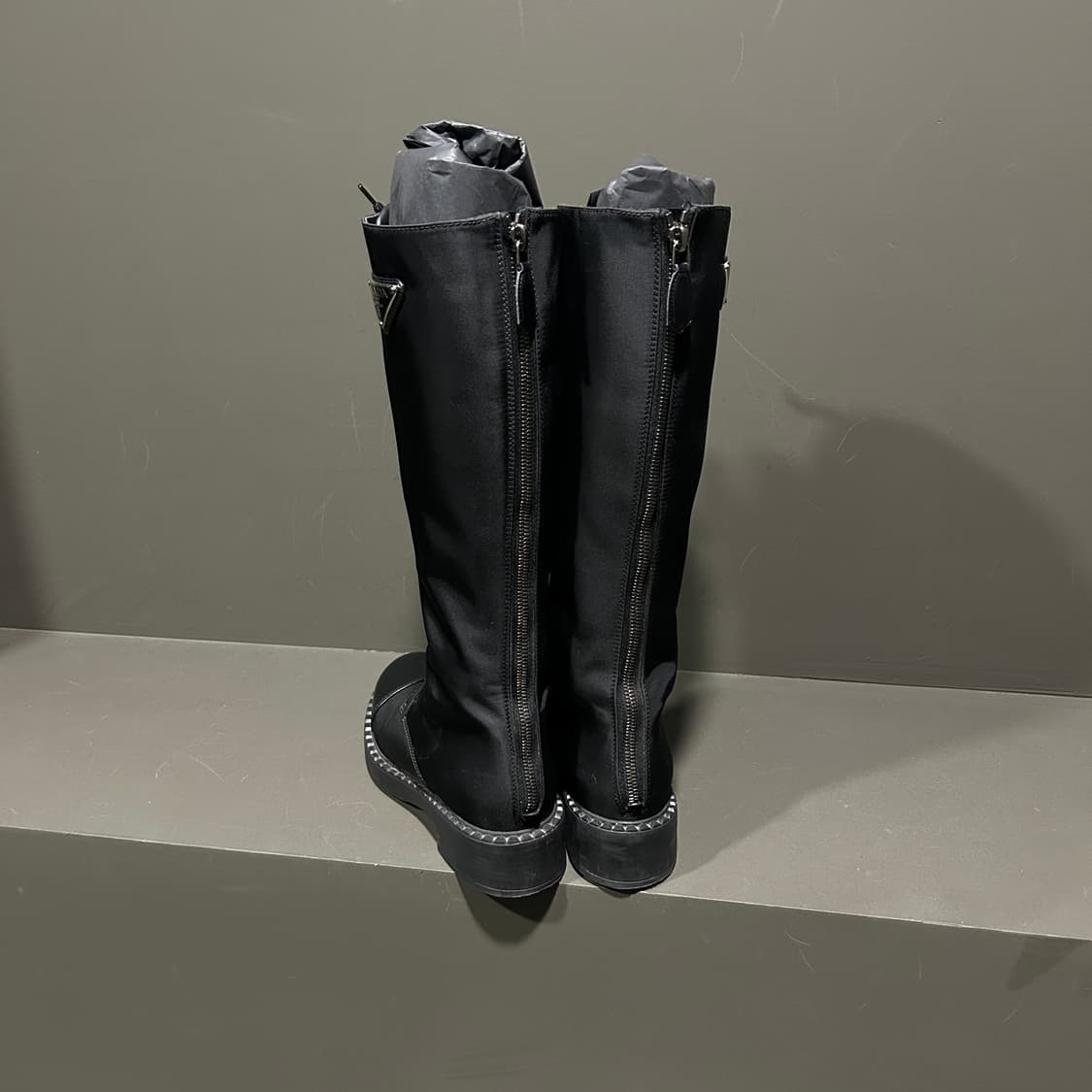 프라다 브러쉬드 레더 리나일론 레이스업 부츠 상품이미지5