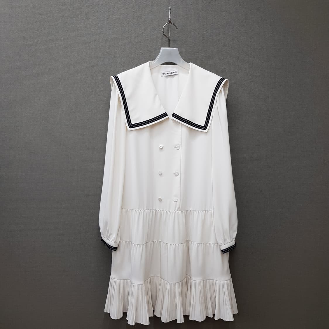 럭키슈에뜨 2023 세일러 카라 플리츠 디테일  원피스 38사이즈 상품이미지2