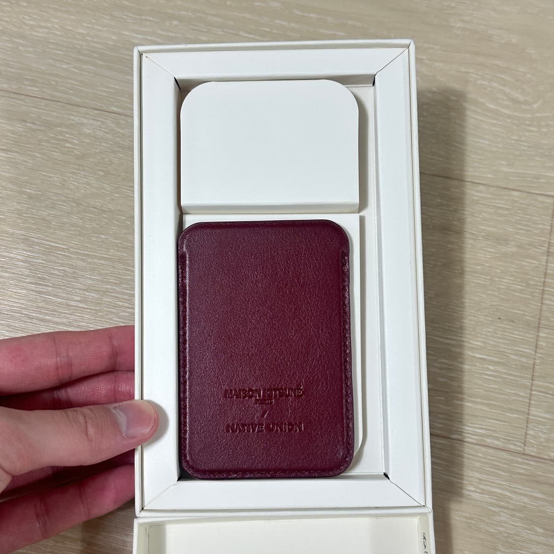 새상품 메종키츠네 맥세이프 카드지갑 레더 가죽 버건디 상품이미지2